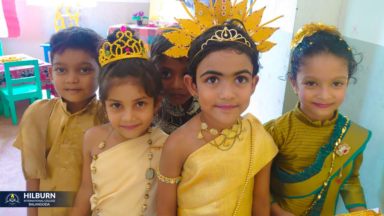 Thailand-Themed Exhibition of Grade 1B