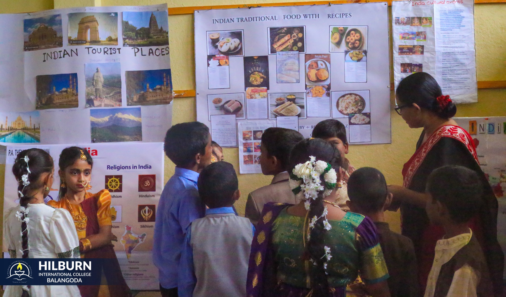 India-Themed Exhibition of Grade 3